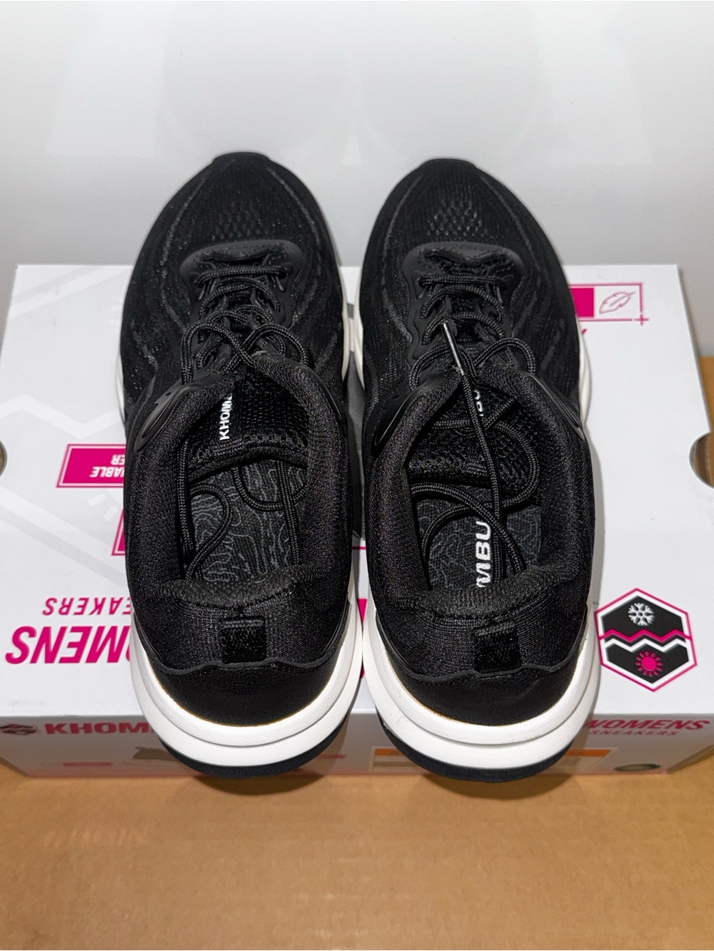 Khombu Patan Sneakers Women's 8.5 Black Athletic Memory Foam - Excellent